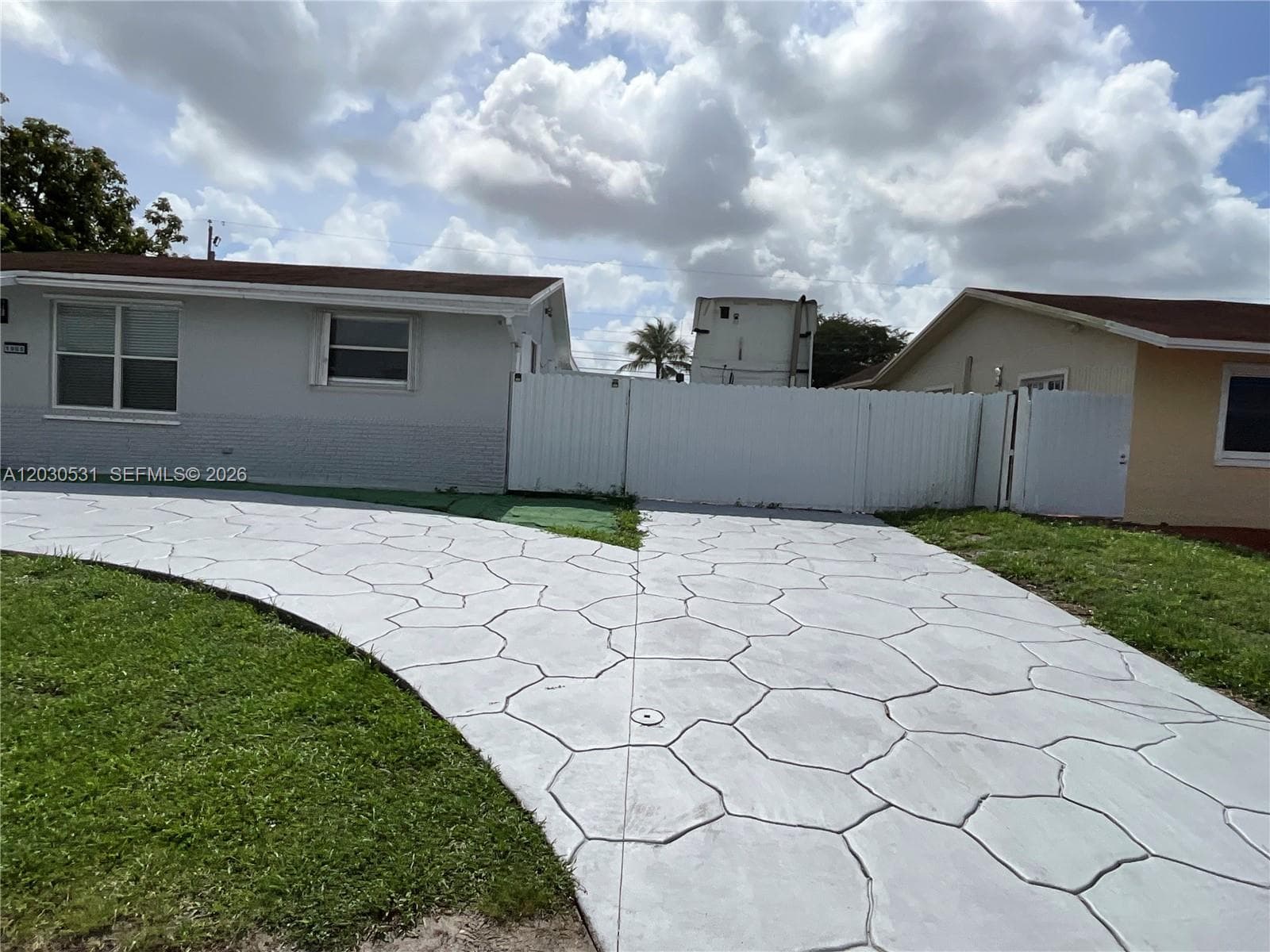 1905 SW 100th Ave, Miramar FL 33025 photo 3