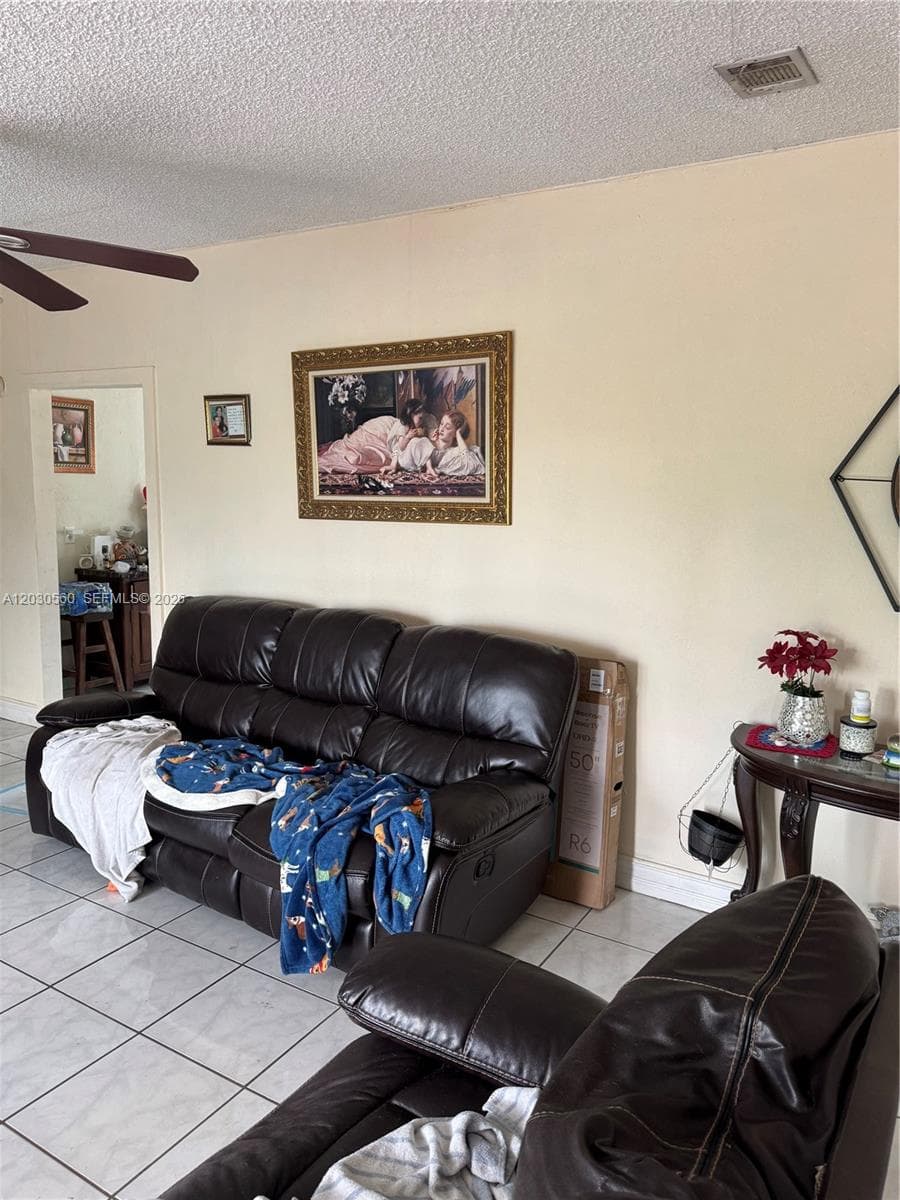 5612 NW 5612 nw 206th Ln, Miami Gardens FL 33055 photo 2