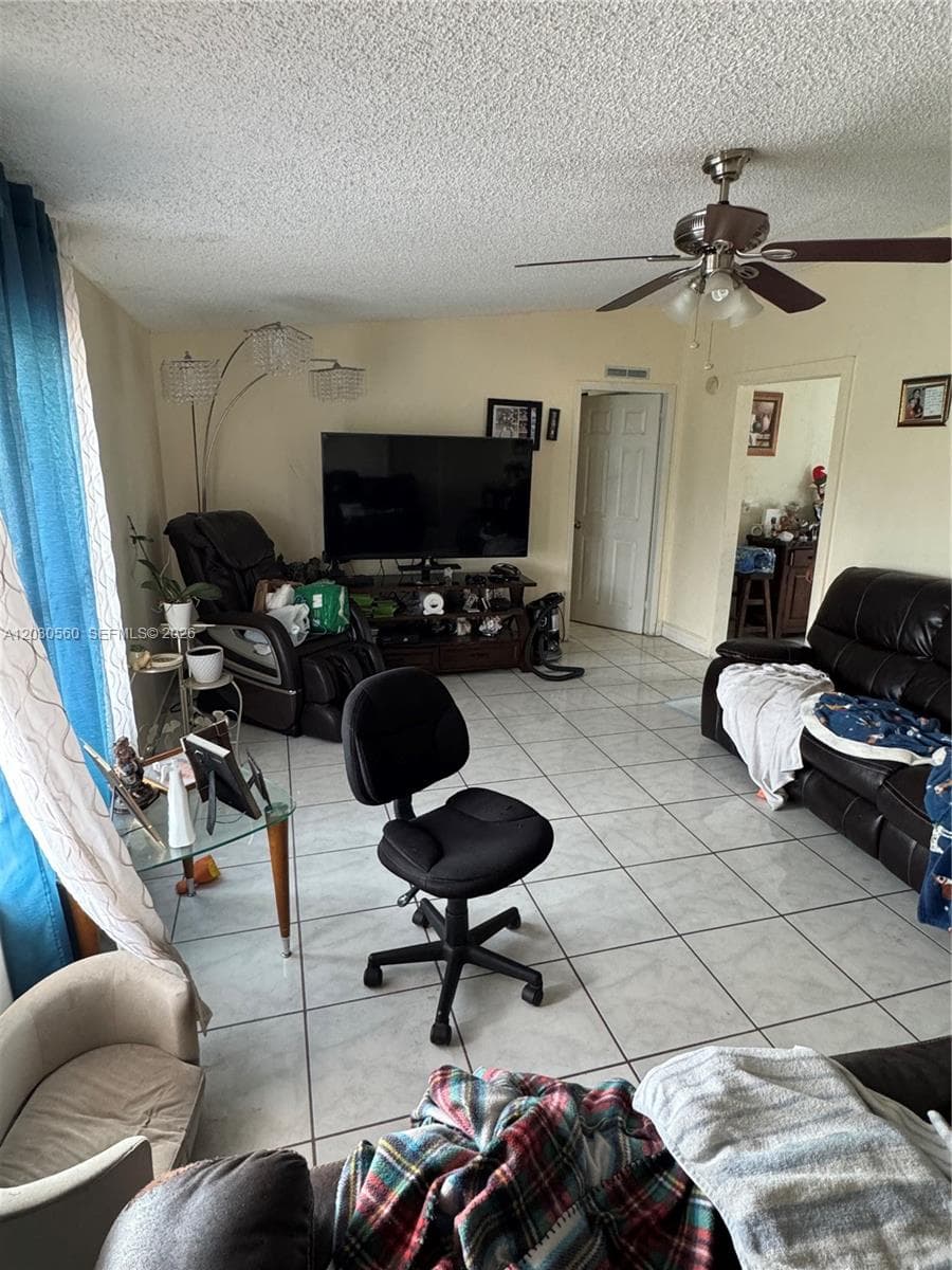 5612 NW 5612 nw 206th Ln, Miami Gardens FL 33055 photo 3
