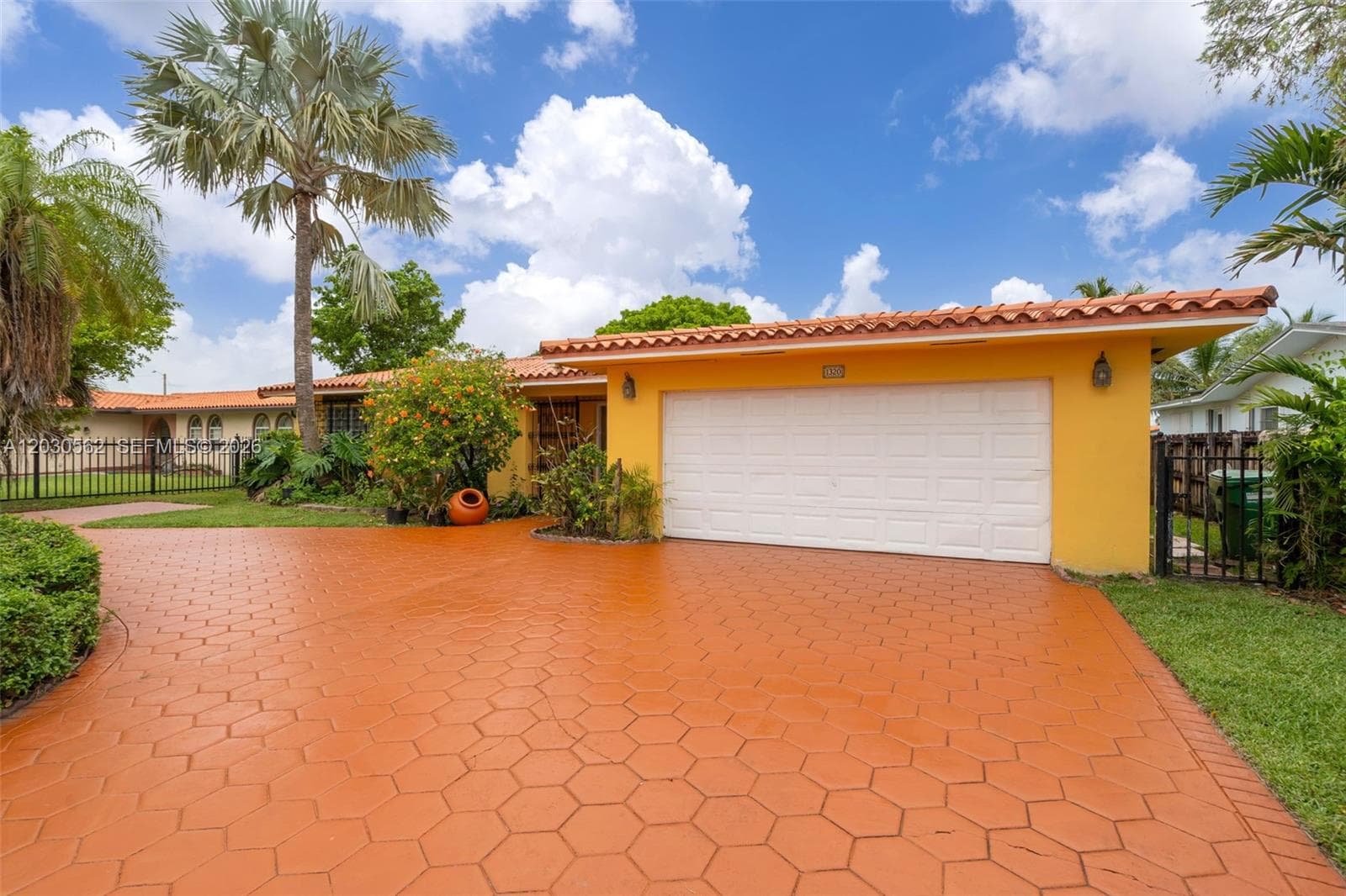 1320 SW 84th Ave, Miami FL 33144 photo 2