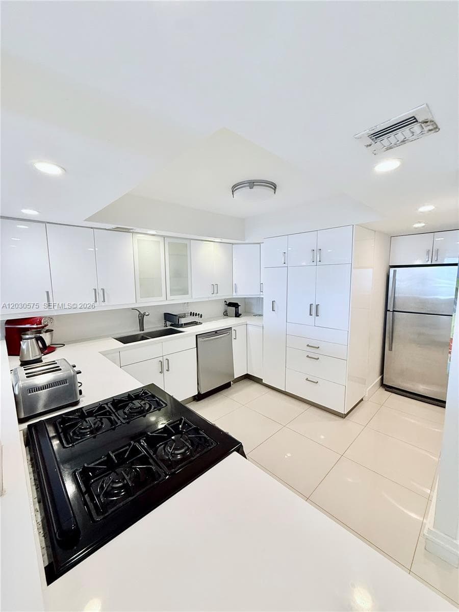 3140 S Ocean Dr # 310, Hallandale Beach FL 33009 photo 3