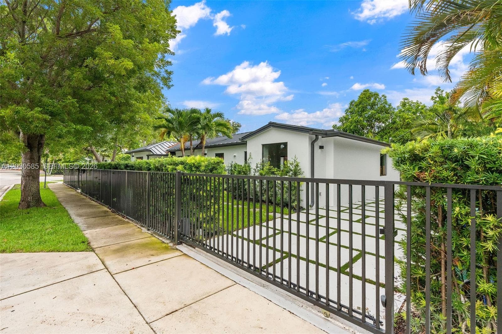 2286 SW 21st Ave, Miami FL 33145 photo 2