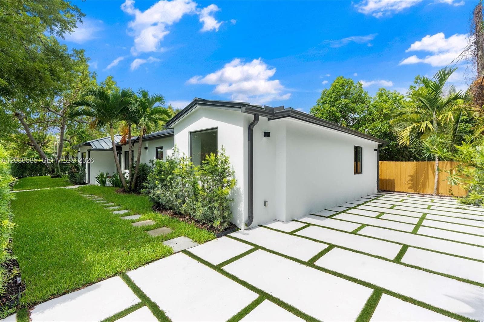 2286 SW 21st Ave, Miami FL 33145 photo 4