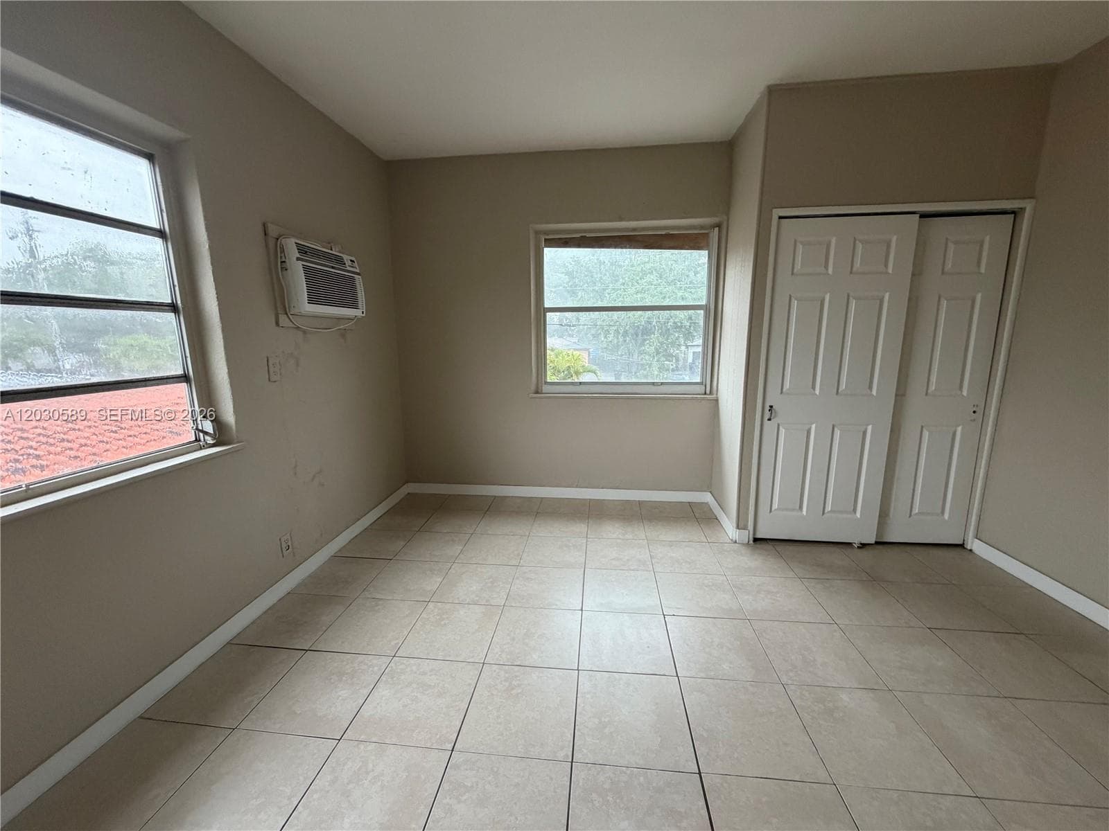 1422 NW 26th Ave # top, Miami, FL 33125 photo 3