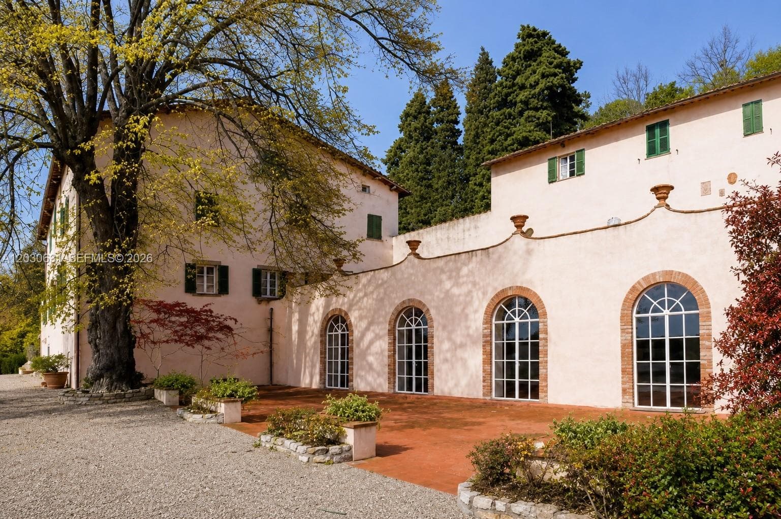 Tuscany Luxury Estate Florence Max Mlekus photo 3