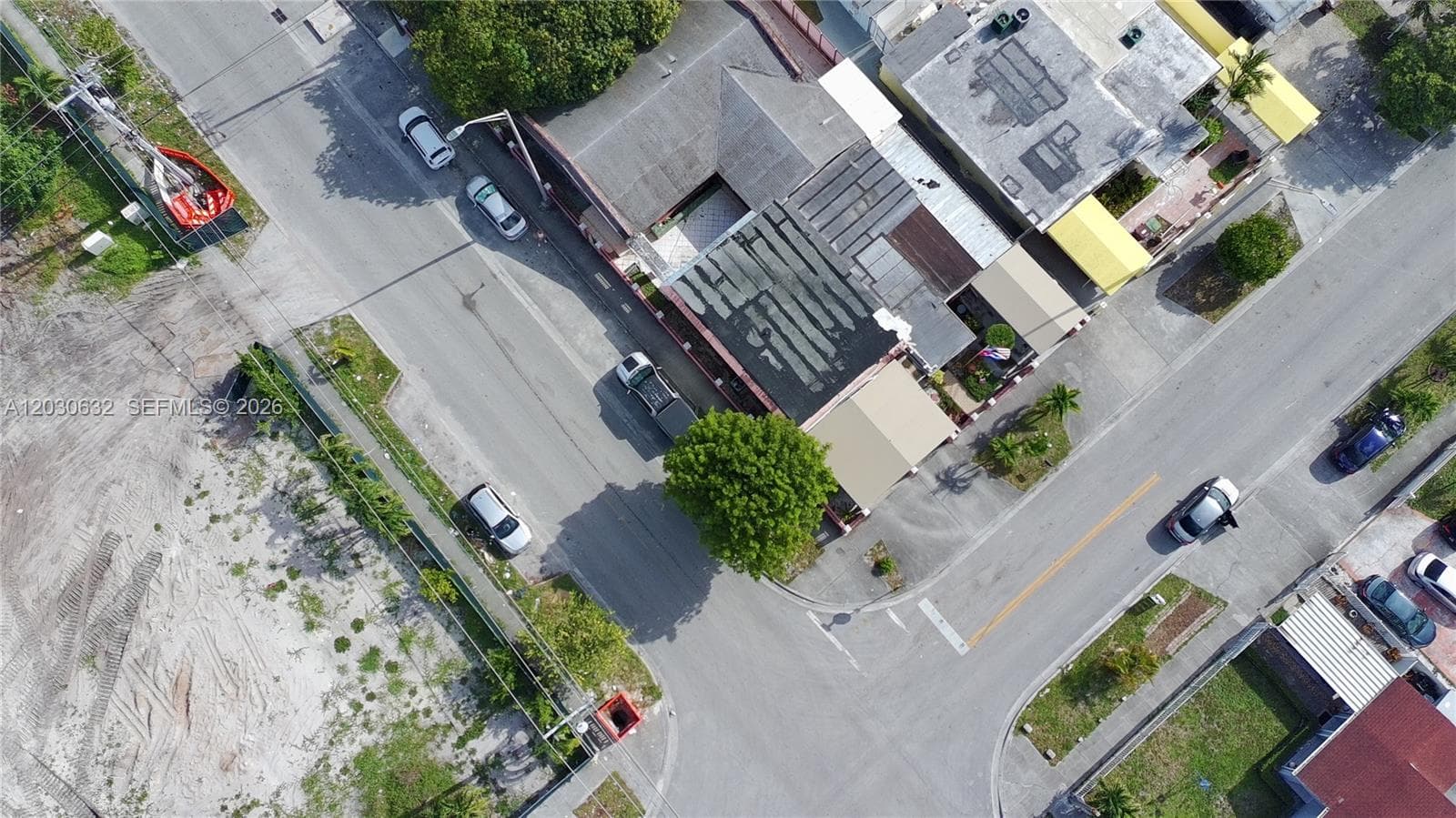 890 E 28th St, Hialeah FL 33013 photo 4