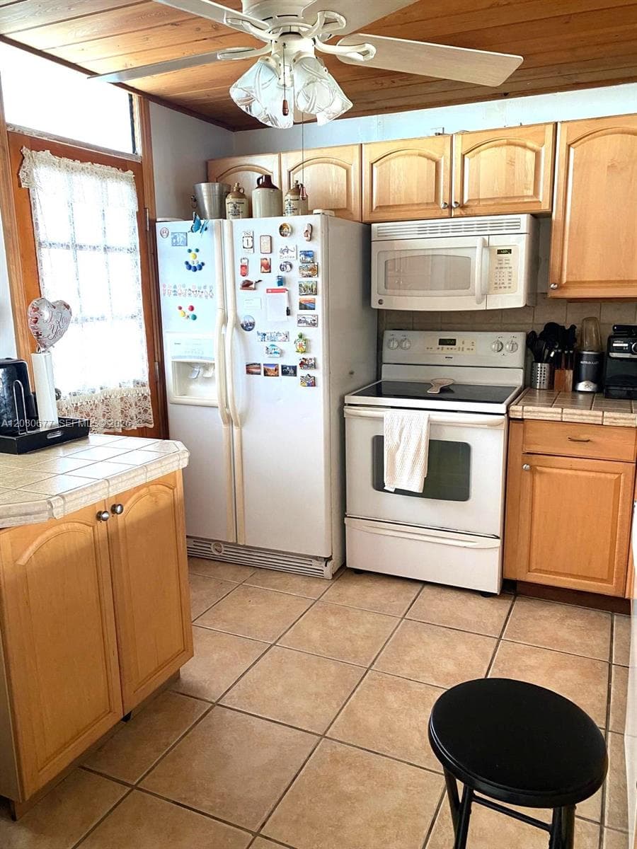 3545 NE 166th St # 908, North Miami Beach FL 33160 photo 5
