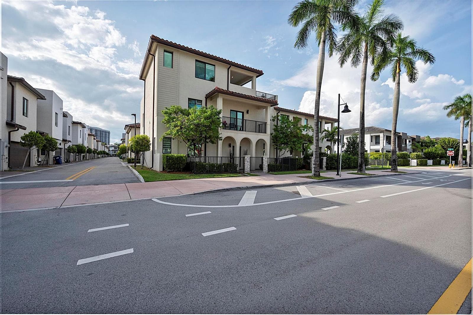 8321 Central Park Boulevard, Doral FL 33166 photo 4