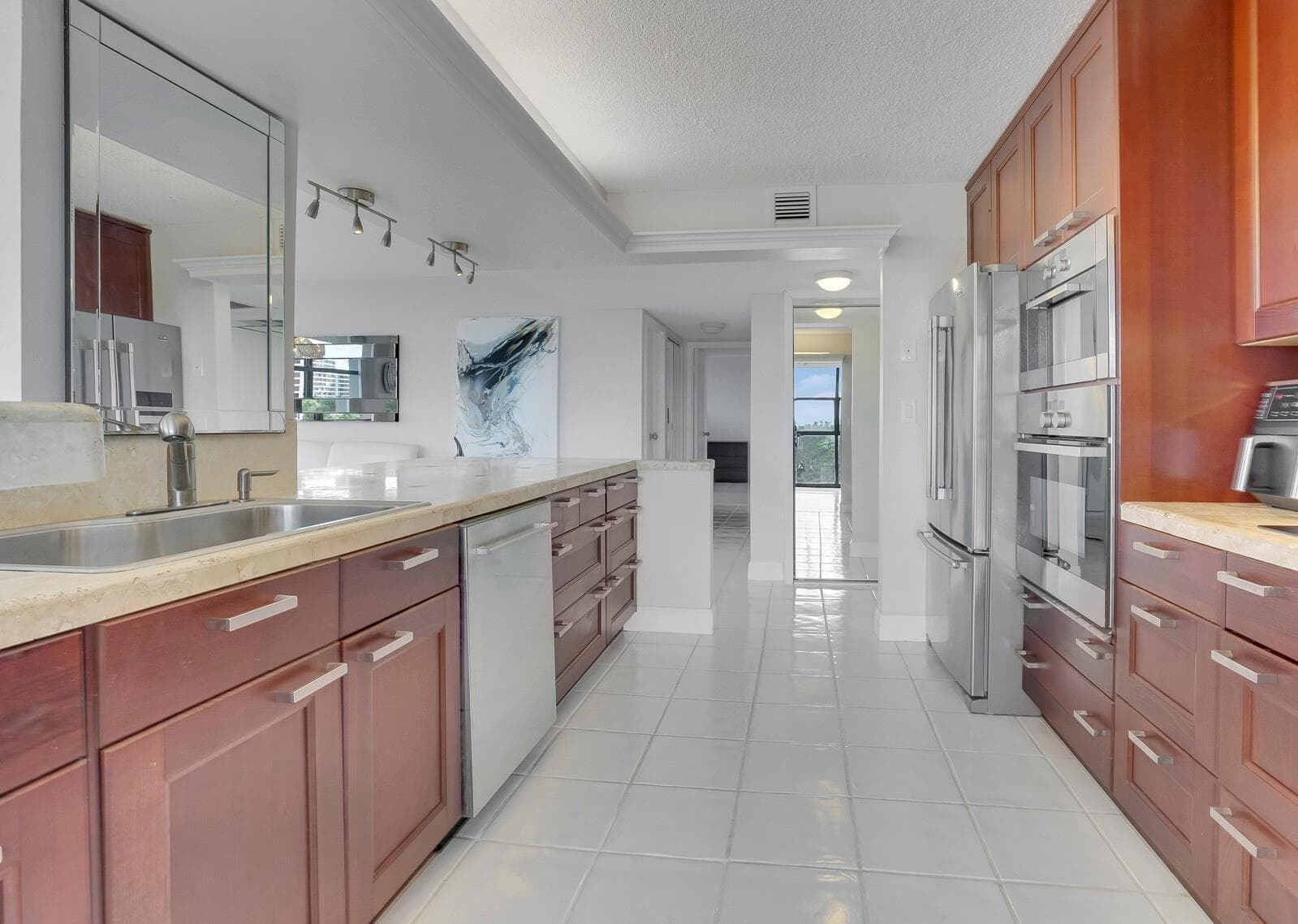 600 Parkview Drive # 531, Hallandale Beach FL 33009 photo 5