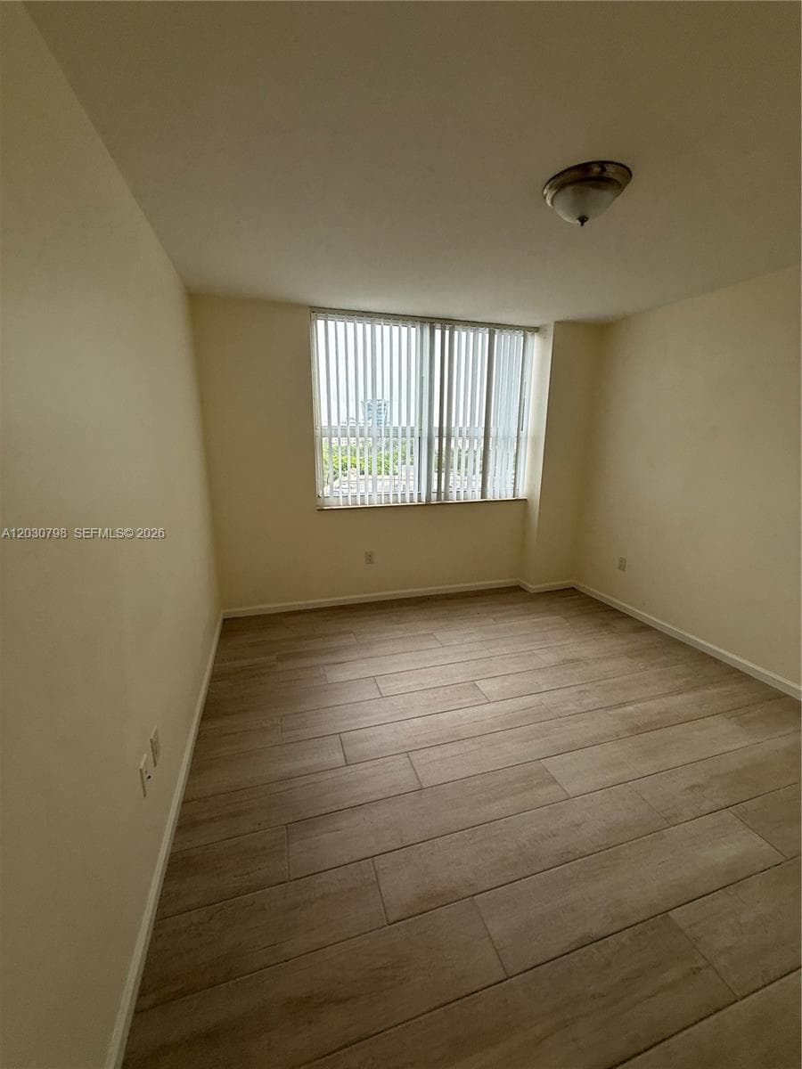 19501 W Country Club Dr # 809, Aventura FL 33180 photo 5