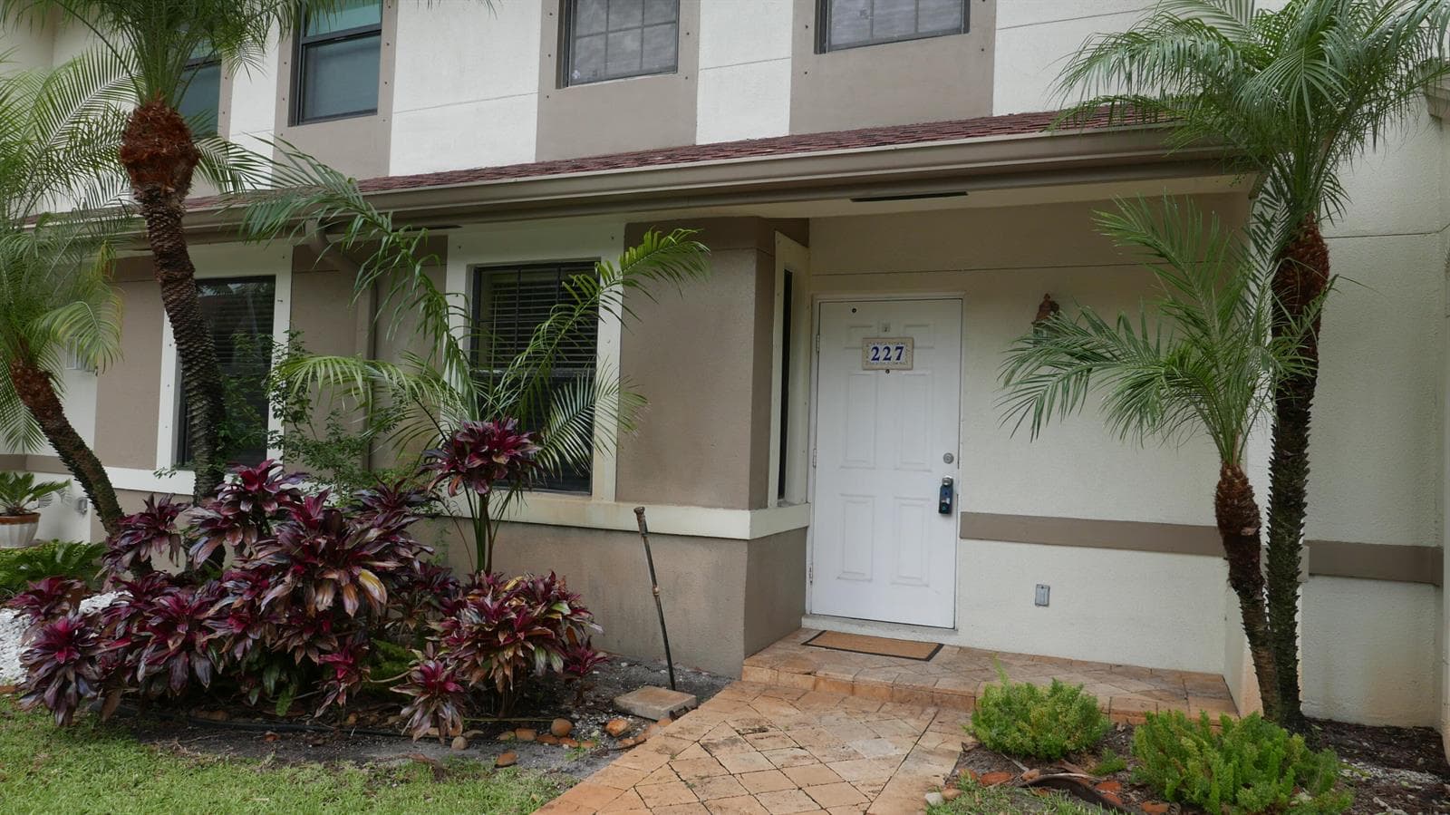 227 City View Drive, Fort Lauderdale FL 33311 photo 2