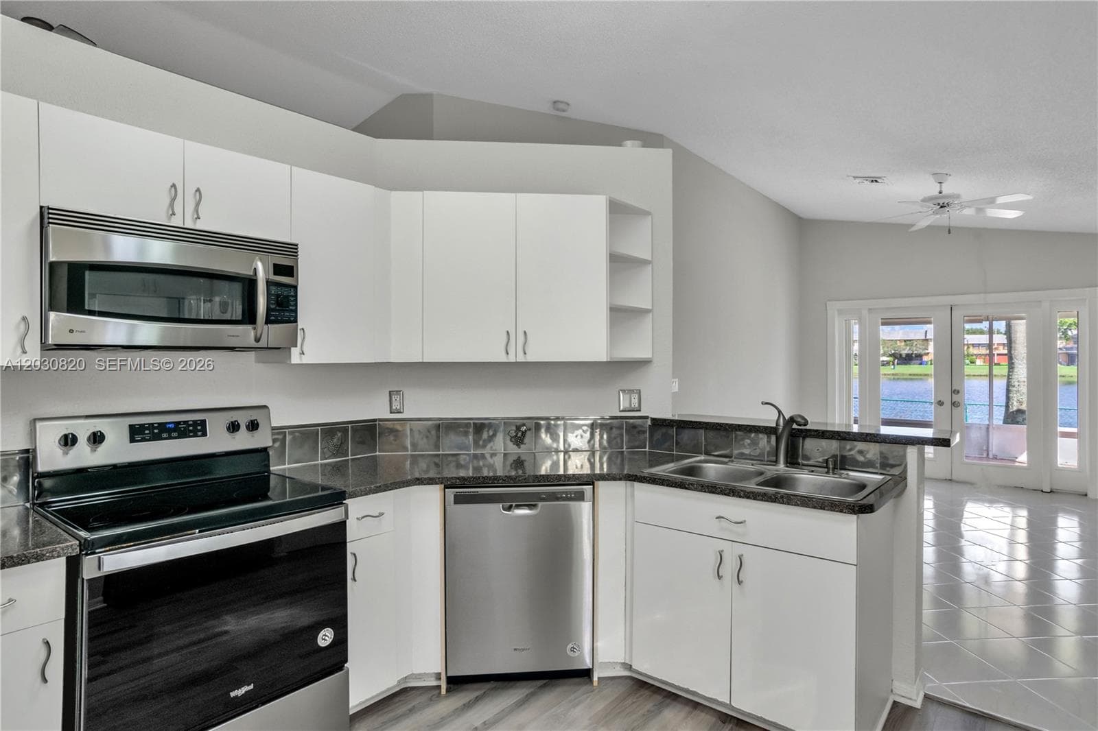 10627 NW 7th St, Pembroke Pines FL 33026 photo 5