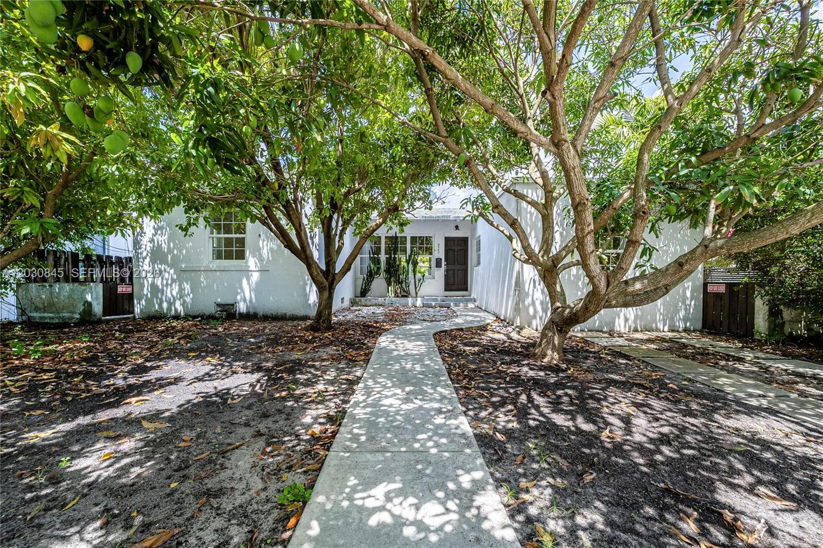 8942 Carlyle Ave, Surfside FL 33154 photo 2