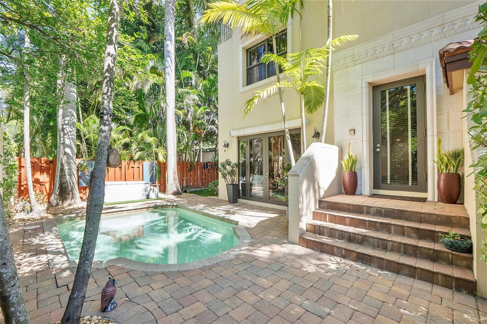 430 NE 7th Avenue # 430, Fort Lauderdale FL 33301 photo 2
