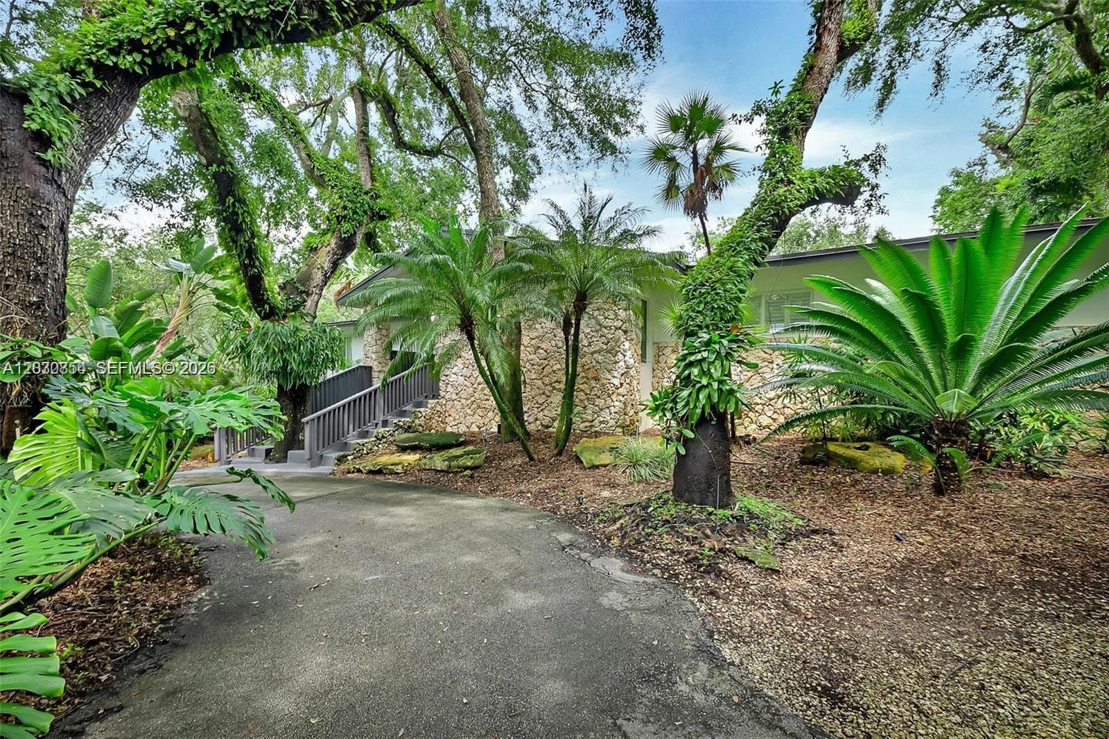 6565 SW 134th Dr, Pinecrest FL 33156 photo 2