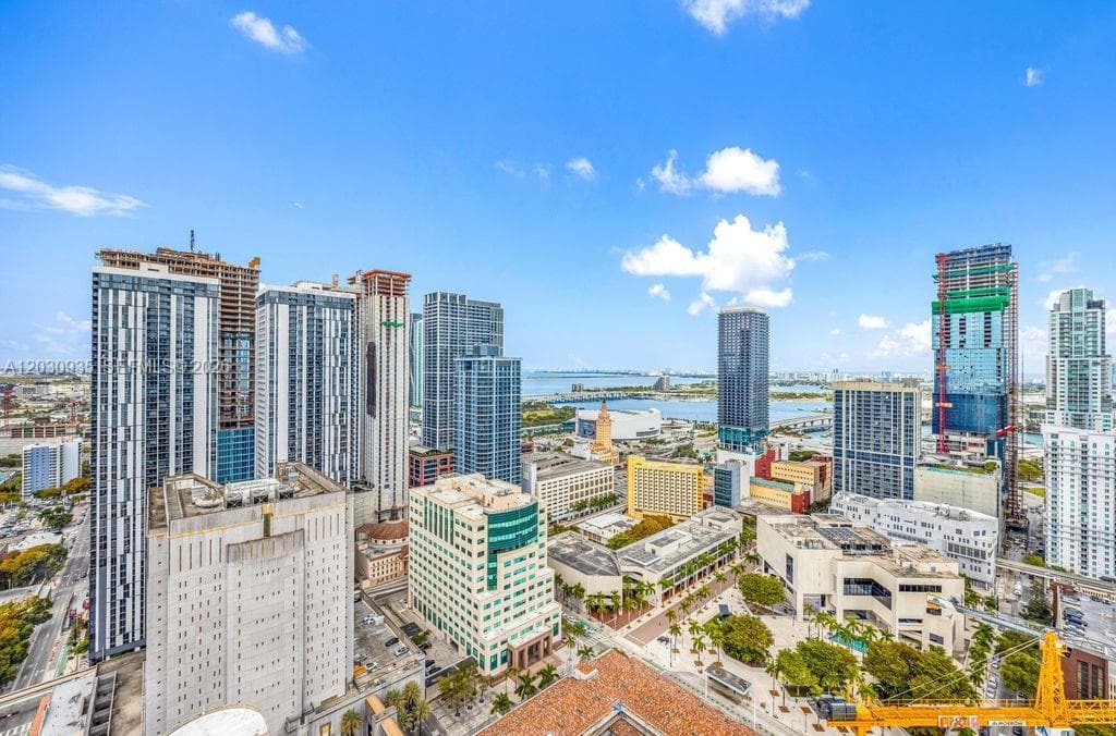 225 N Miami Ave # 3507, Miami FL 33128 photo 2