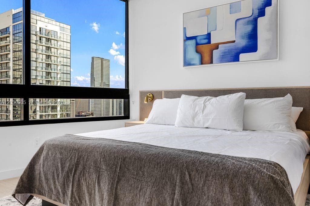 225 N Miami Ave # 3507, Miami FL 33128 photo 3
