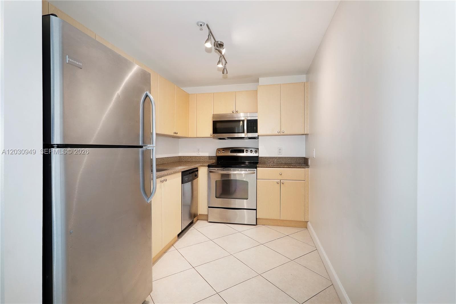 2280 SW 32nd Ave # 605, Miami FL 33145 photo 3