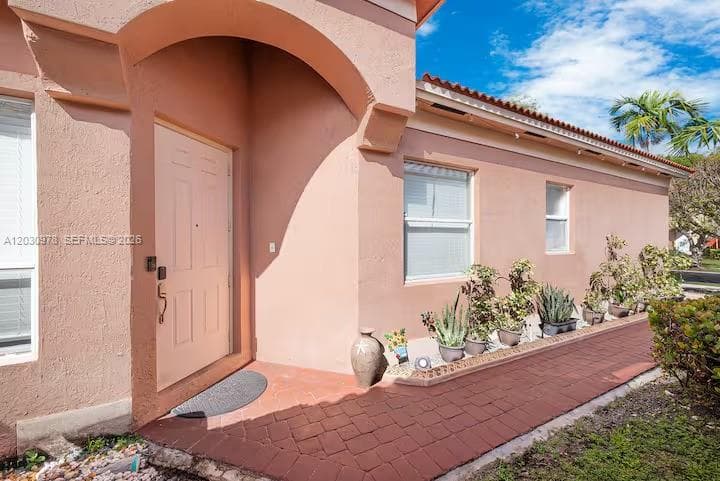 2327 NE 37th Ter, Homestead FL 33033 photo 4