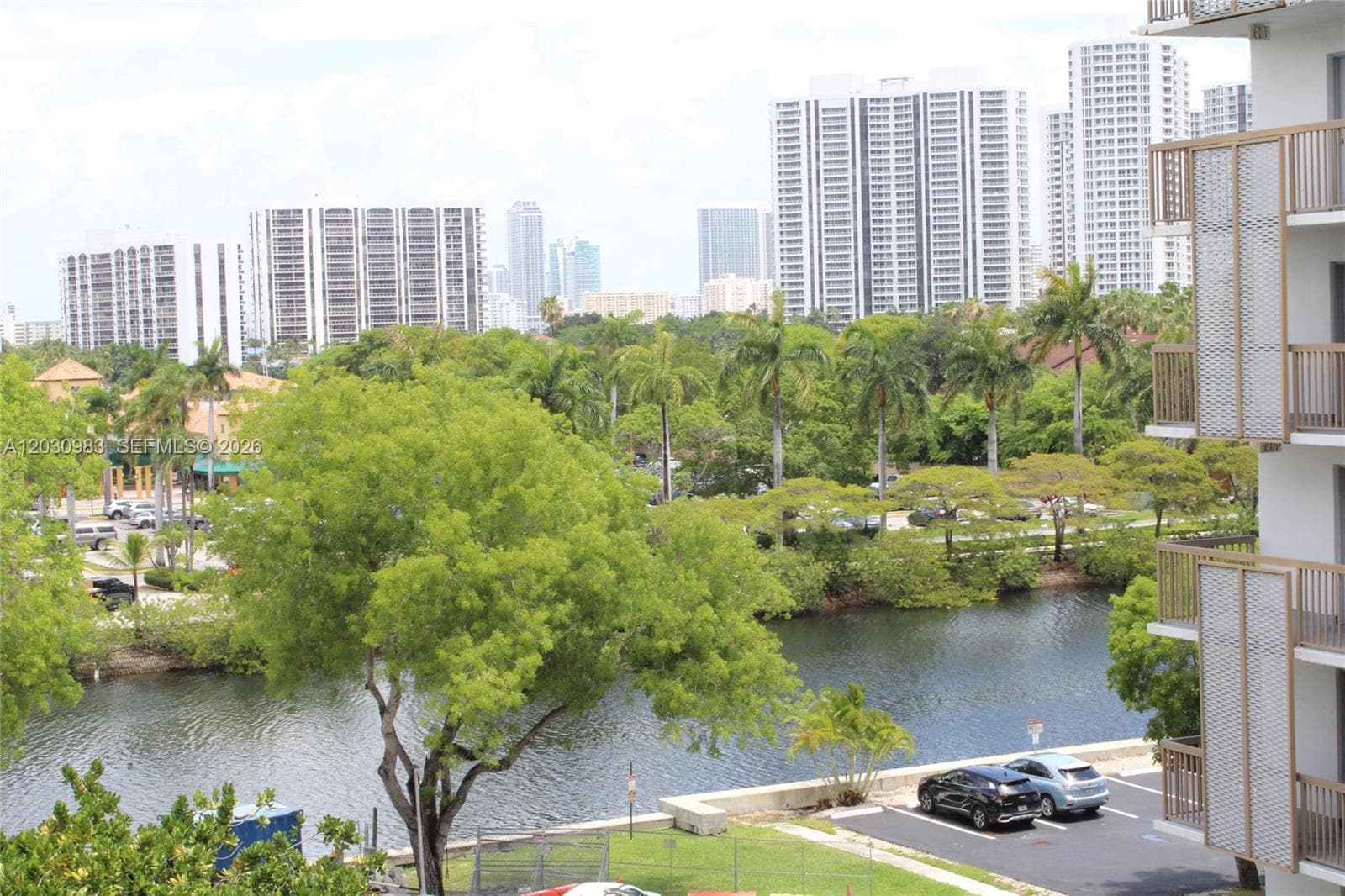 3475 N Country Club Dr # 608, Aventura FL 33180 photo 3