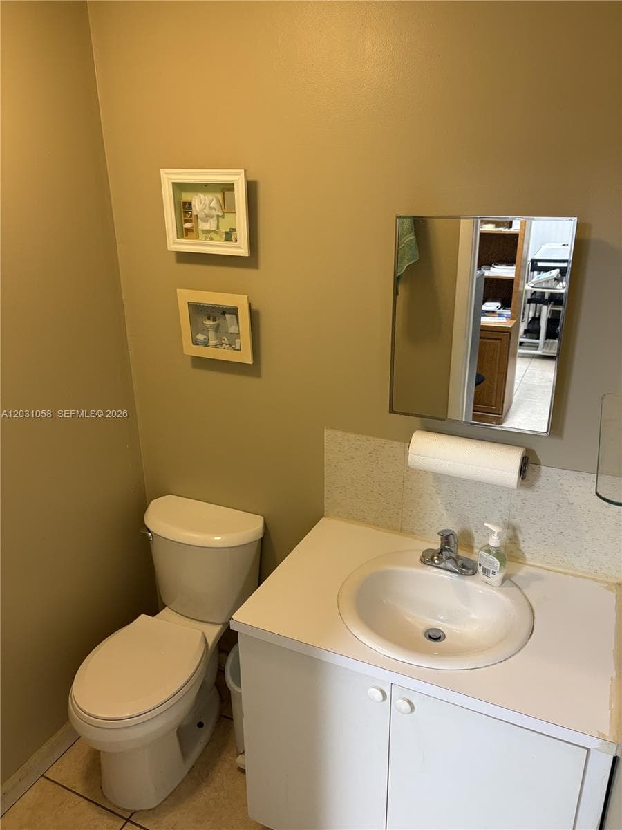 1750 W 39th Pl # 1007, Hialeah FL 33012 photo 4