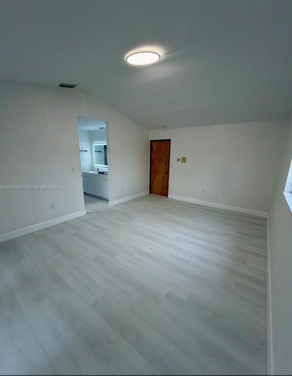 18145 NW 61st Ave, Hialeah FL 33015 photo 4