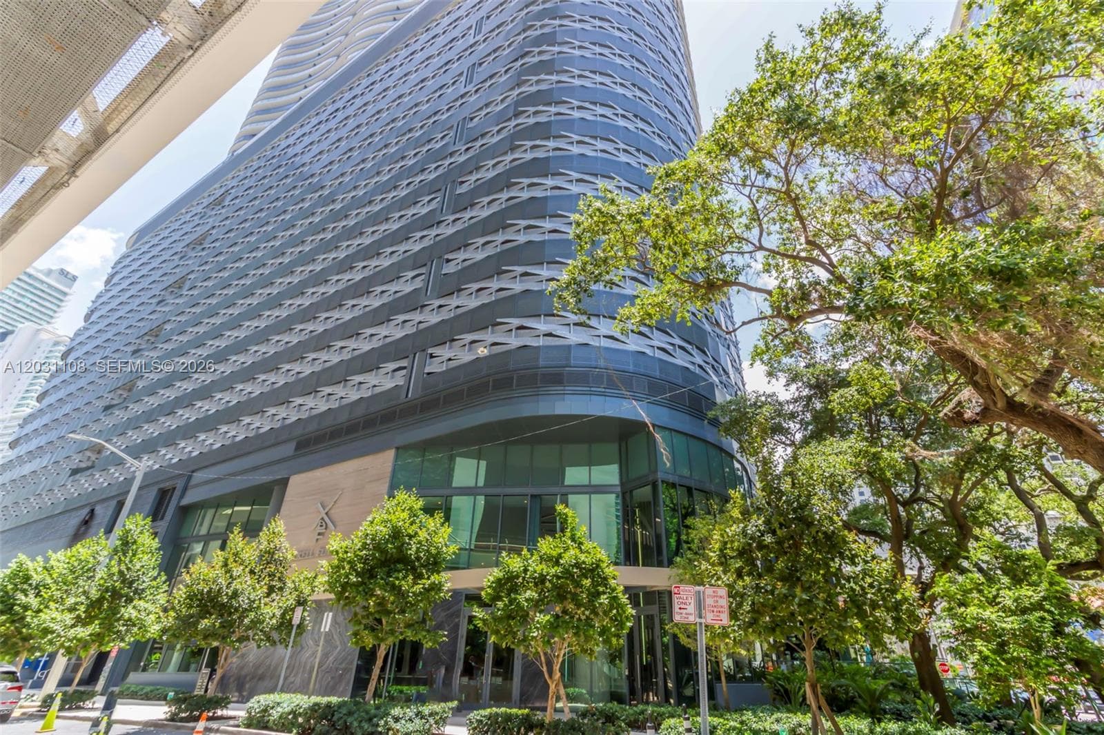 1000 Brickell Plz # 4609, Miami FL 33131 photo 4