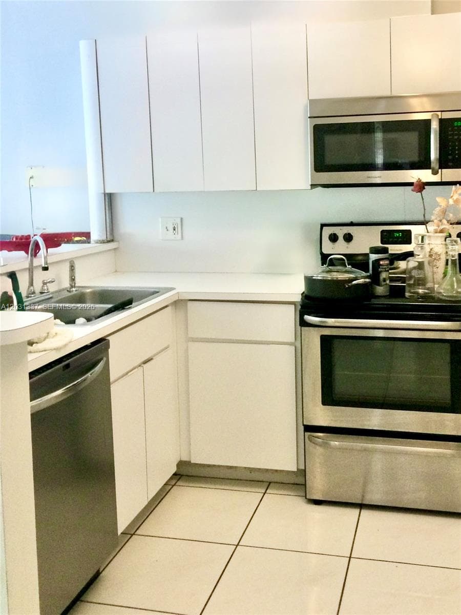 18003 SW 138th Ct, Miami FL 33177 photo 5