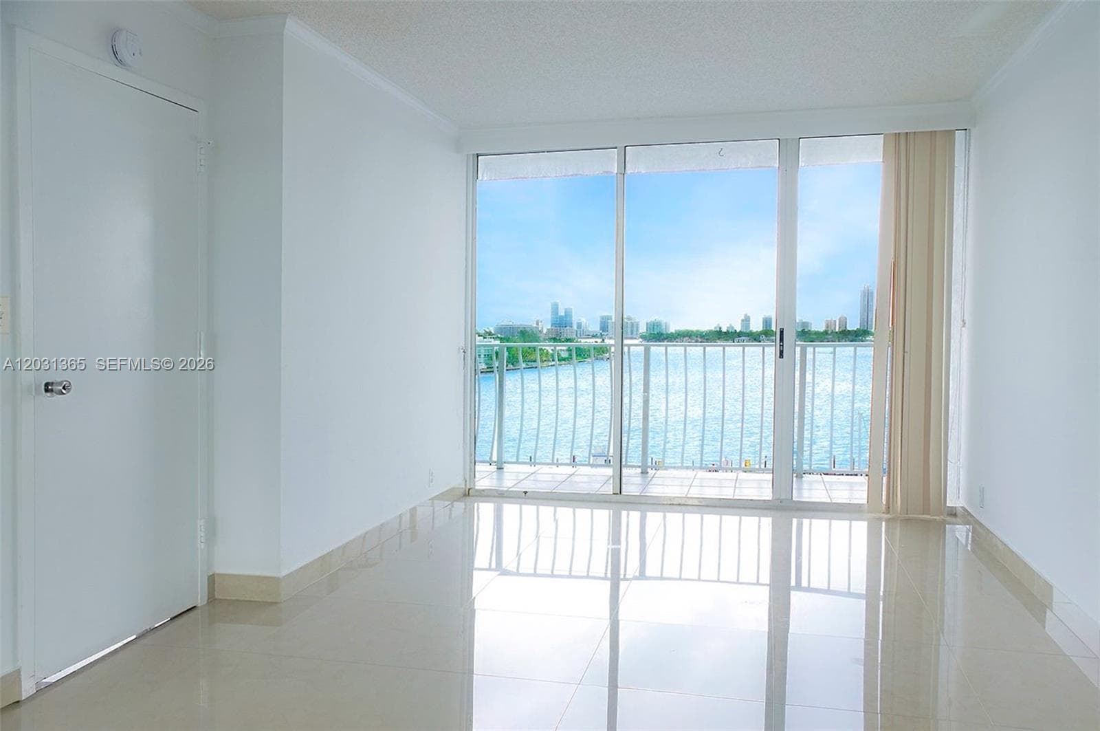 7601 E Treasure Dr # 919, North Bay Village FL 33141 photo 3