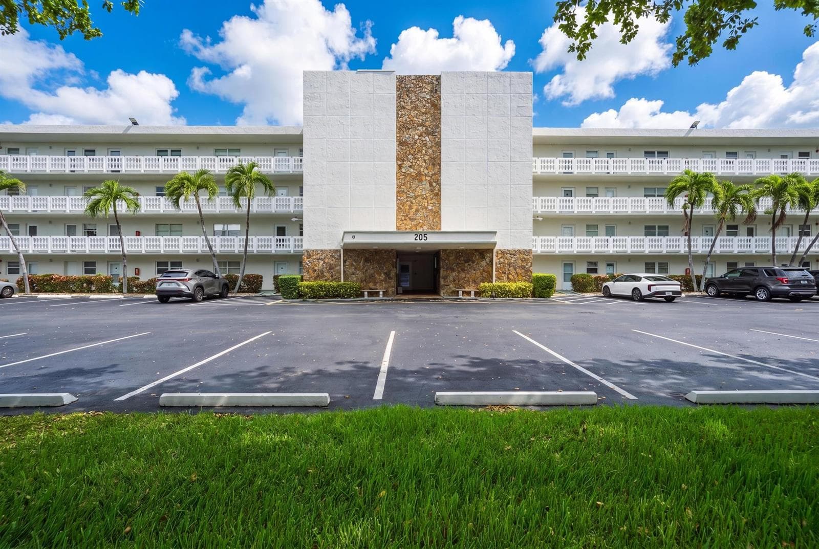 205 SE 11th Terrace # 403, Dania Beach FL 33004 photo 3