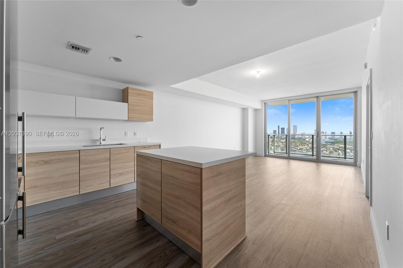 16385 Biscayne Blvd # 3120, North Miami Beach FL 33160 photo 4