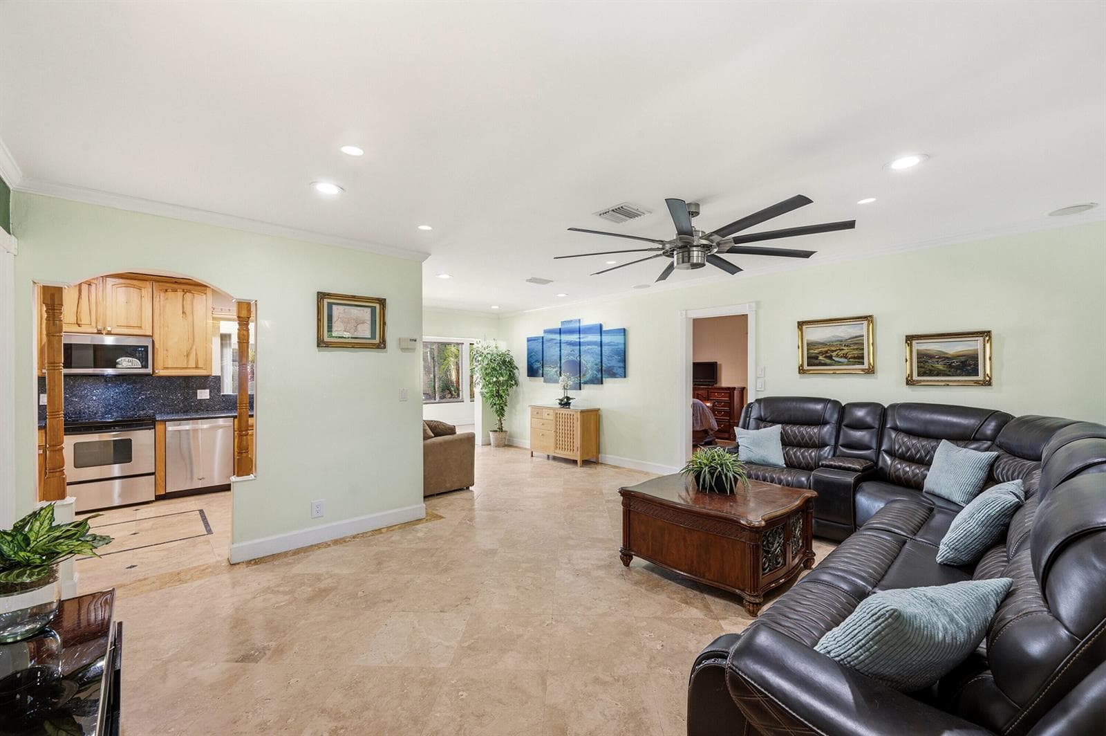 390 SE 12th Avenue, Pompano Beach FL 33060 photo 3
