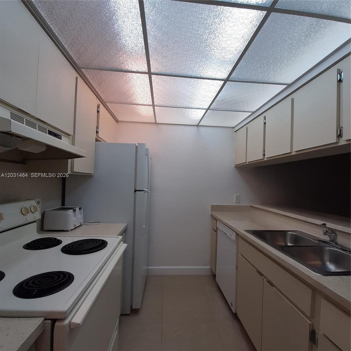 8160 GENEVA WY # 316, Miami FL 33166 photo 2