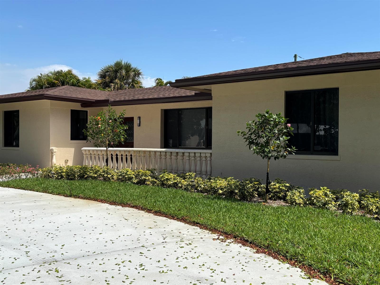 135 E Ilex Drive, Lake Park FL 33403 photo 2