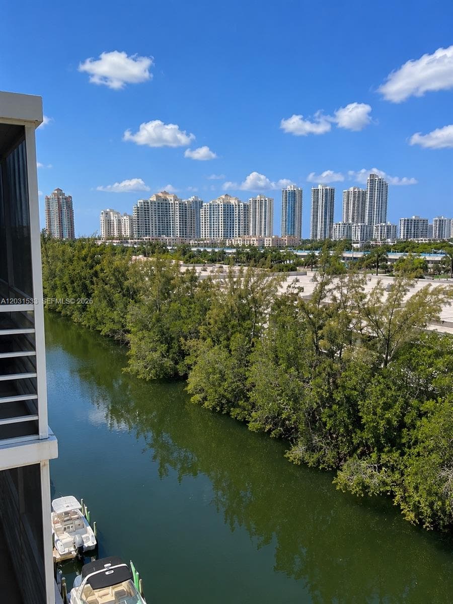 3660 NE 166th St # 805, North Miami Beach FL 33160 photo 4