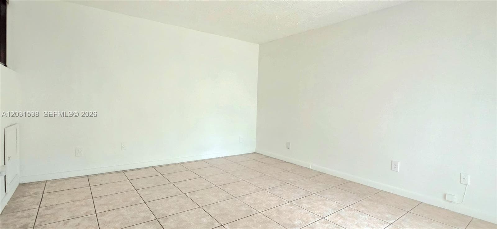 608 Commodore Dr, Plantation FL 33325 photo 3