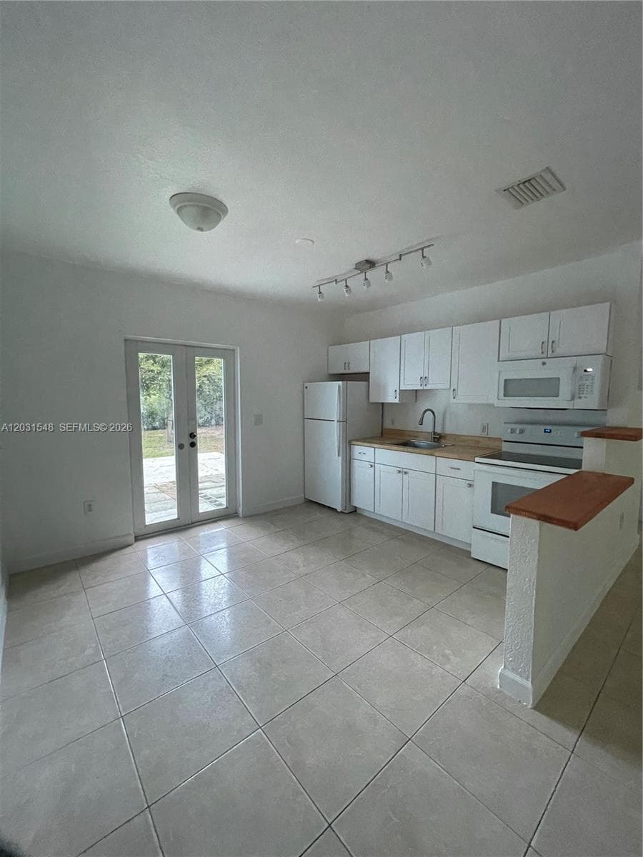 420 SW 25th Ave, Fort Lauderdale FL 33312 photo 2