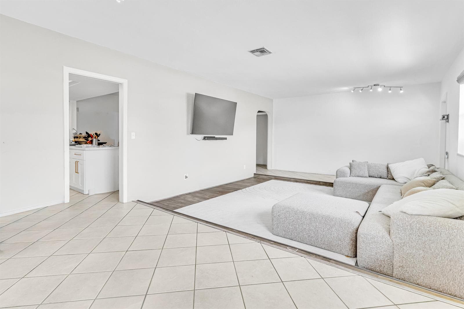 2200 N 47th Avenue, Hollywood FL 33021 photo 4