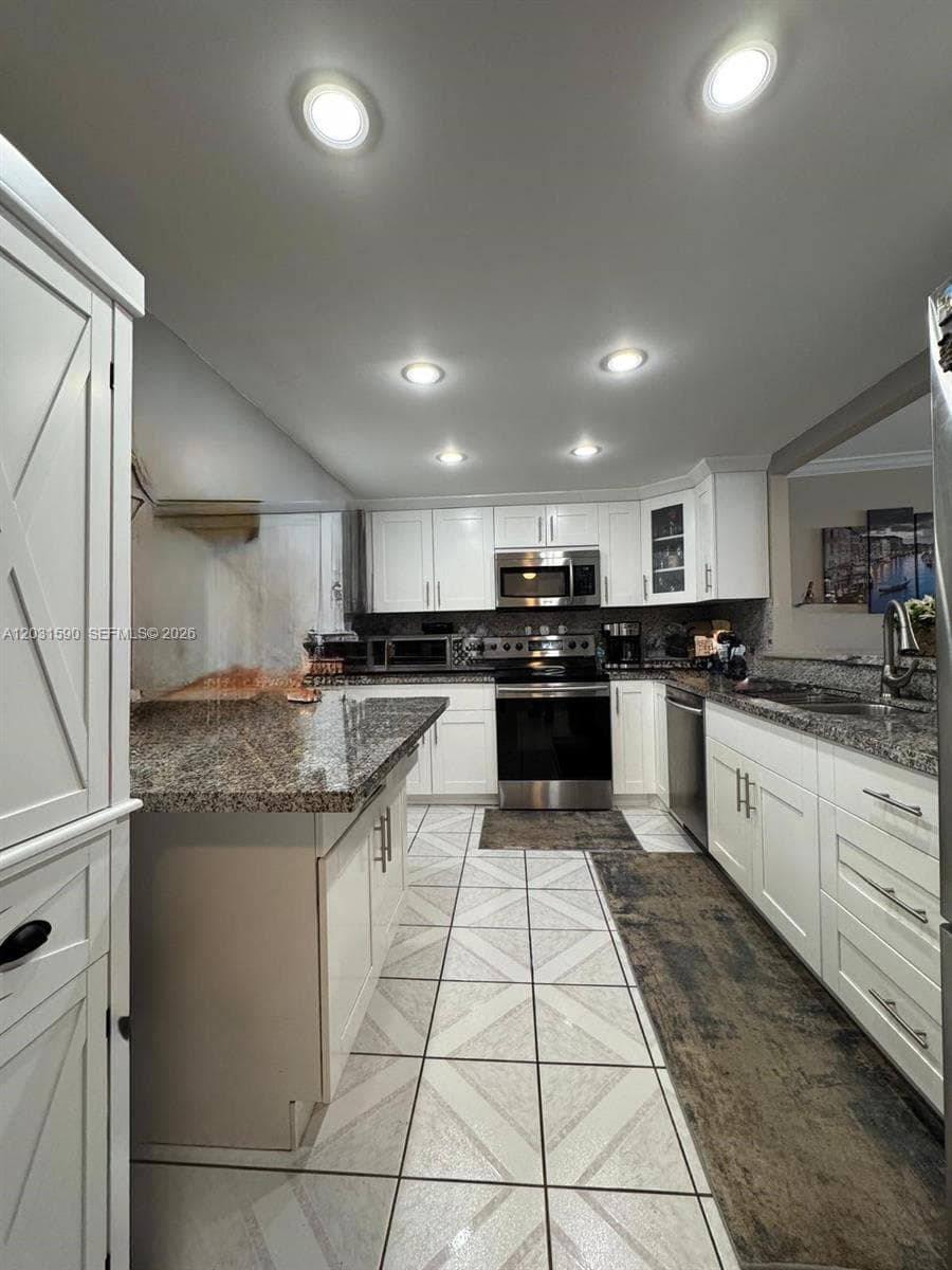3800 S Ocean Dr, Hollywood FL 33019 photo 3