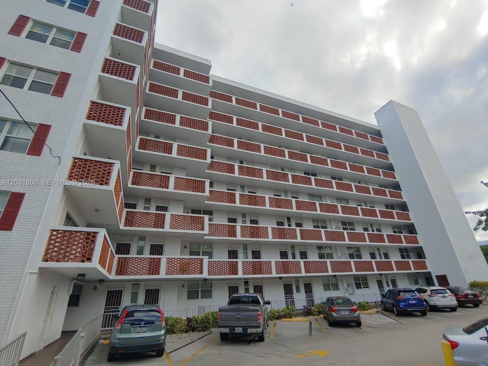 3660 NE 166th St # 511, North Miami Beach FL 33160 photo 2