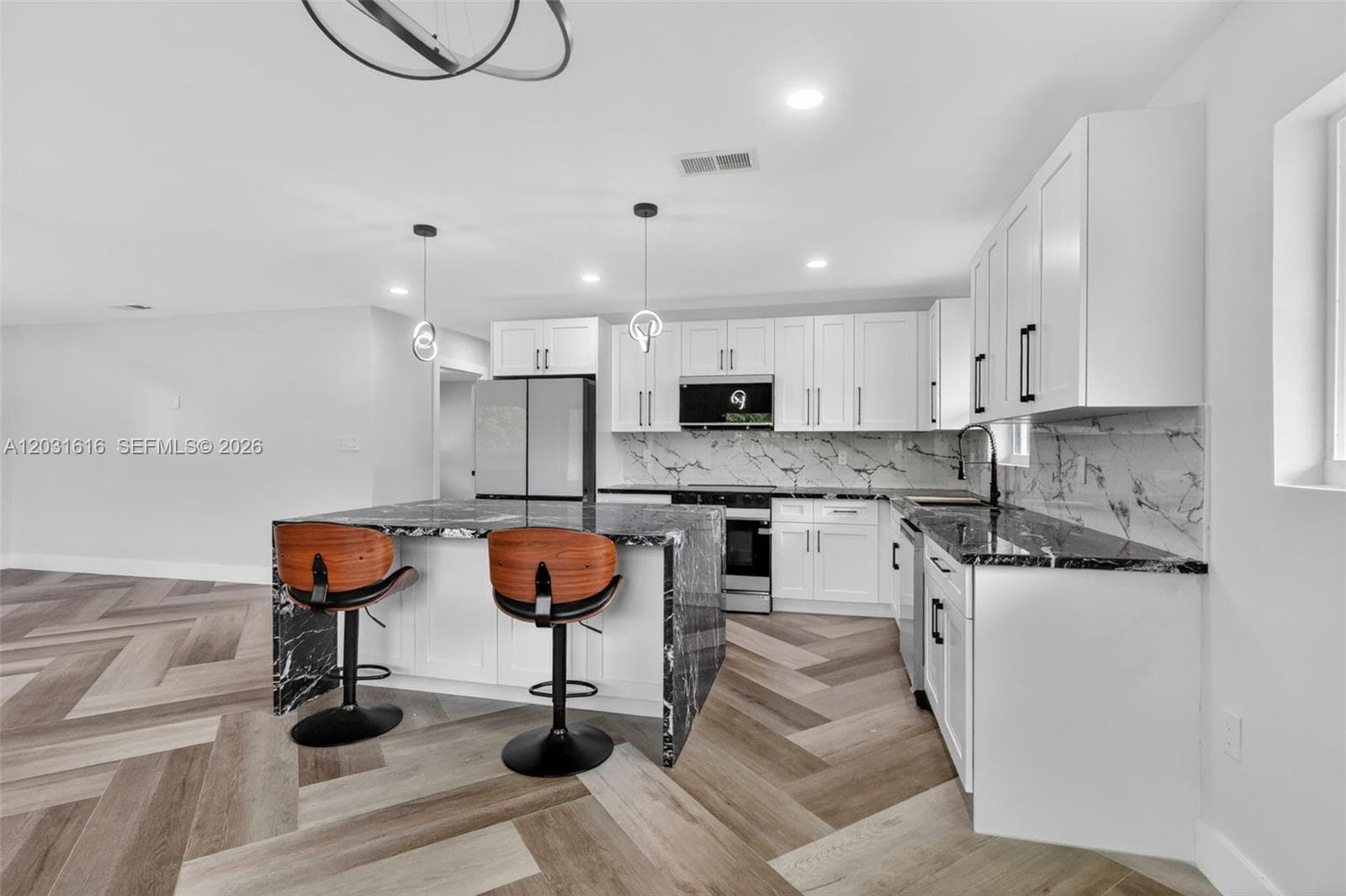 1695 NE 160th St, North Miami Beach FL 33162 photo 4