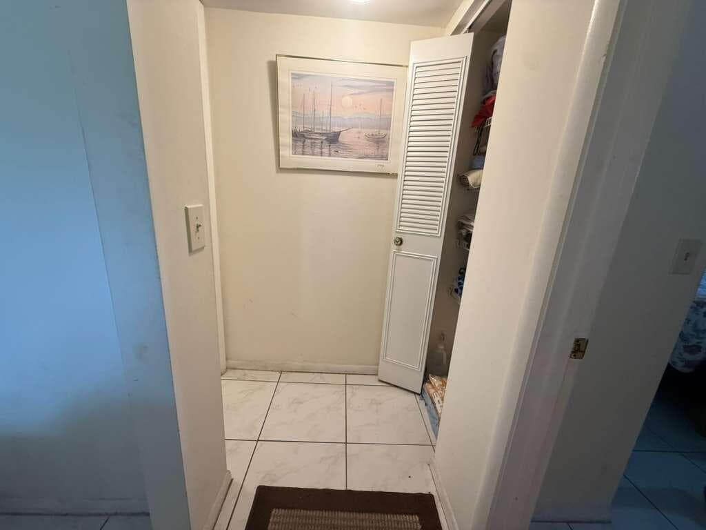213 Pine Hov Circle # D2, FL 33463 photo 3