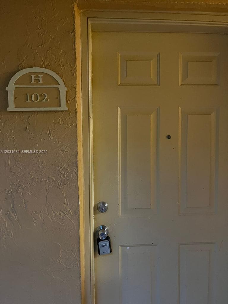 18111 NW 68th Ave # H102, Hialeah FL 33015 photo 3