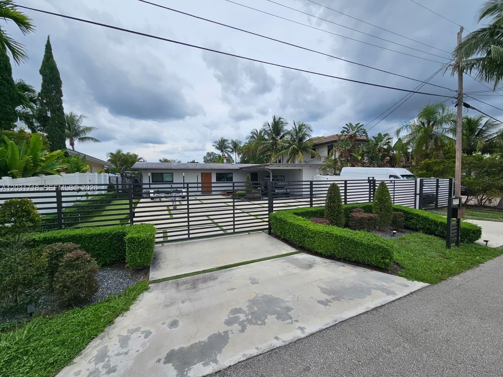 2543 Gulfstream Ln, Fort Lauderdale FL 33312 photo 2
