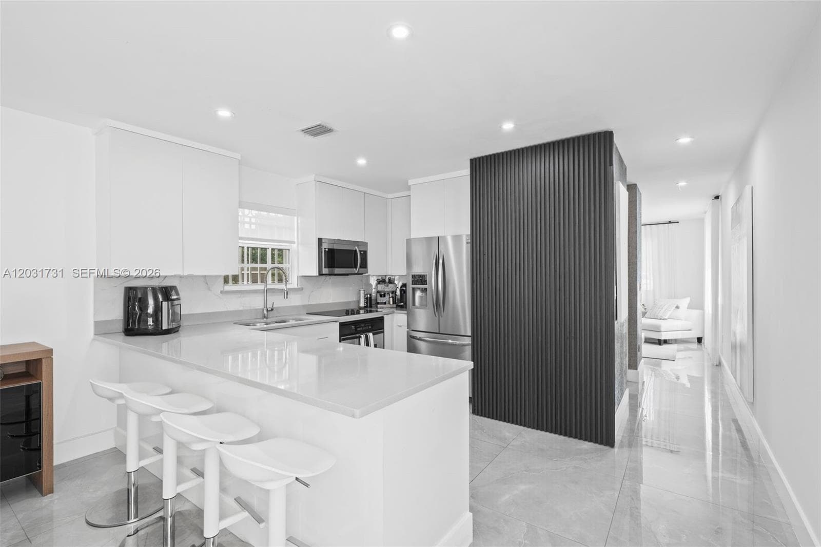 2752 SW 11th St, Miami FL 33135 photo 5
