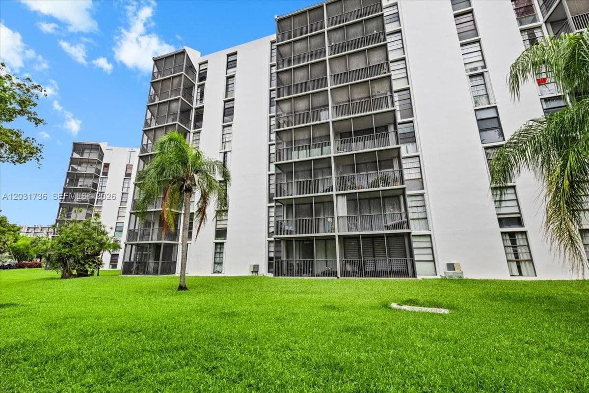 3101 N Country Club Dr # 209, Aventura FL 33180 photo 2