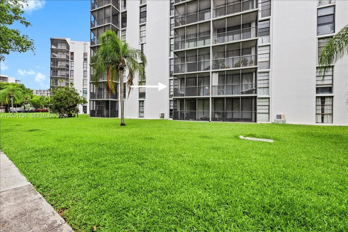 3101 N Country Club Dr # 209, Aventura FL 33180 photo 3