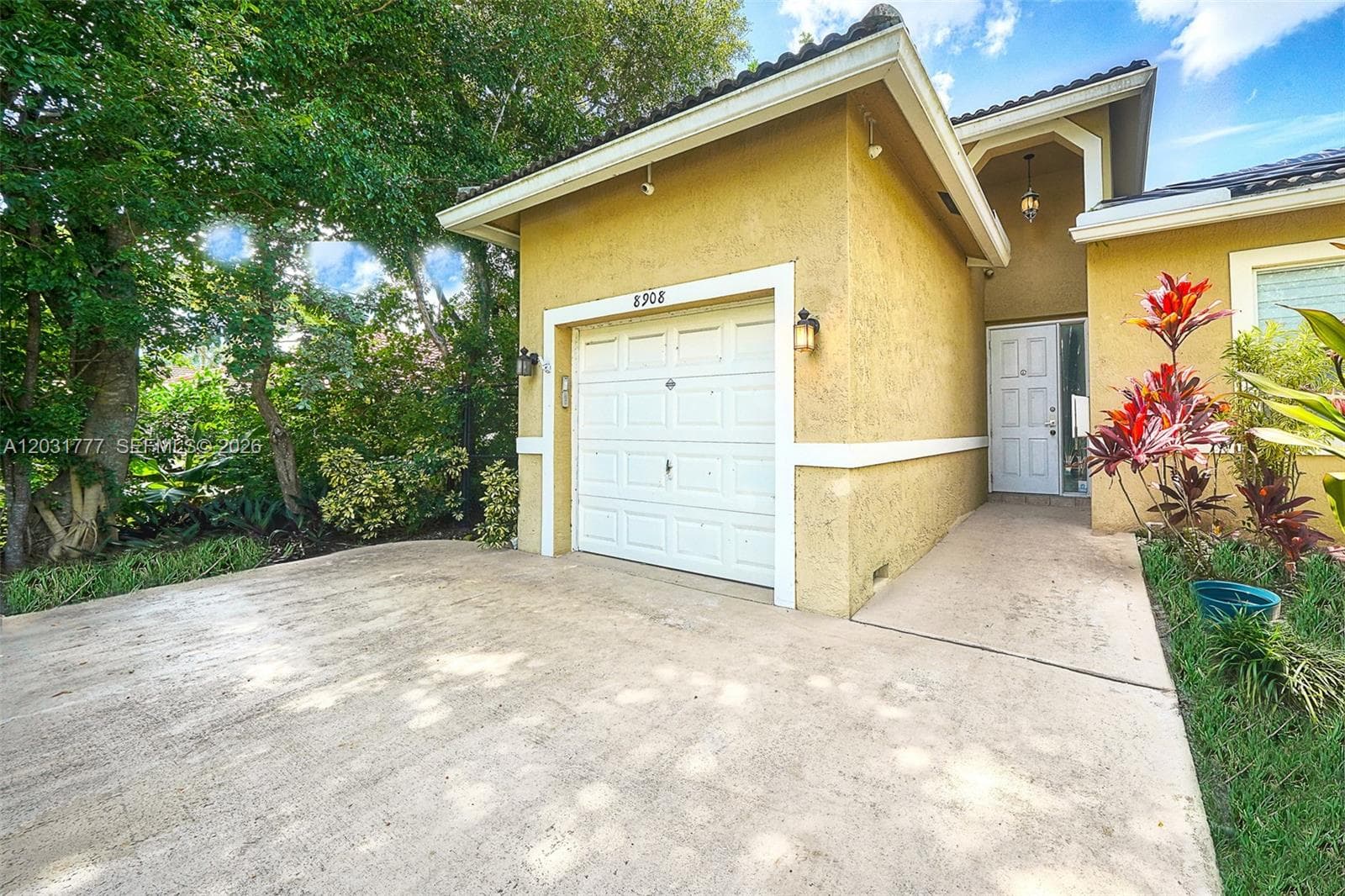 8908 NW 40th St, Coral Springs FL 33065 photo 2