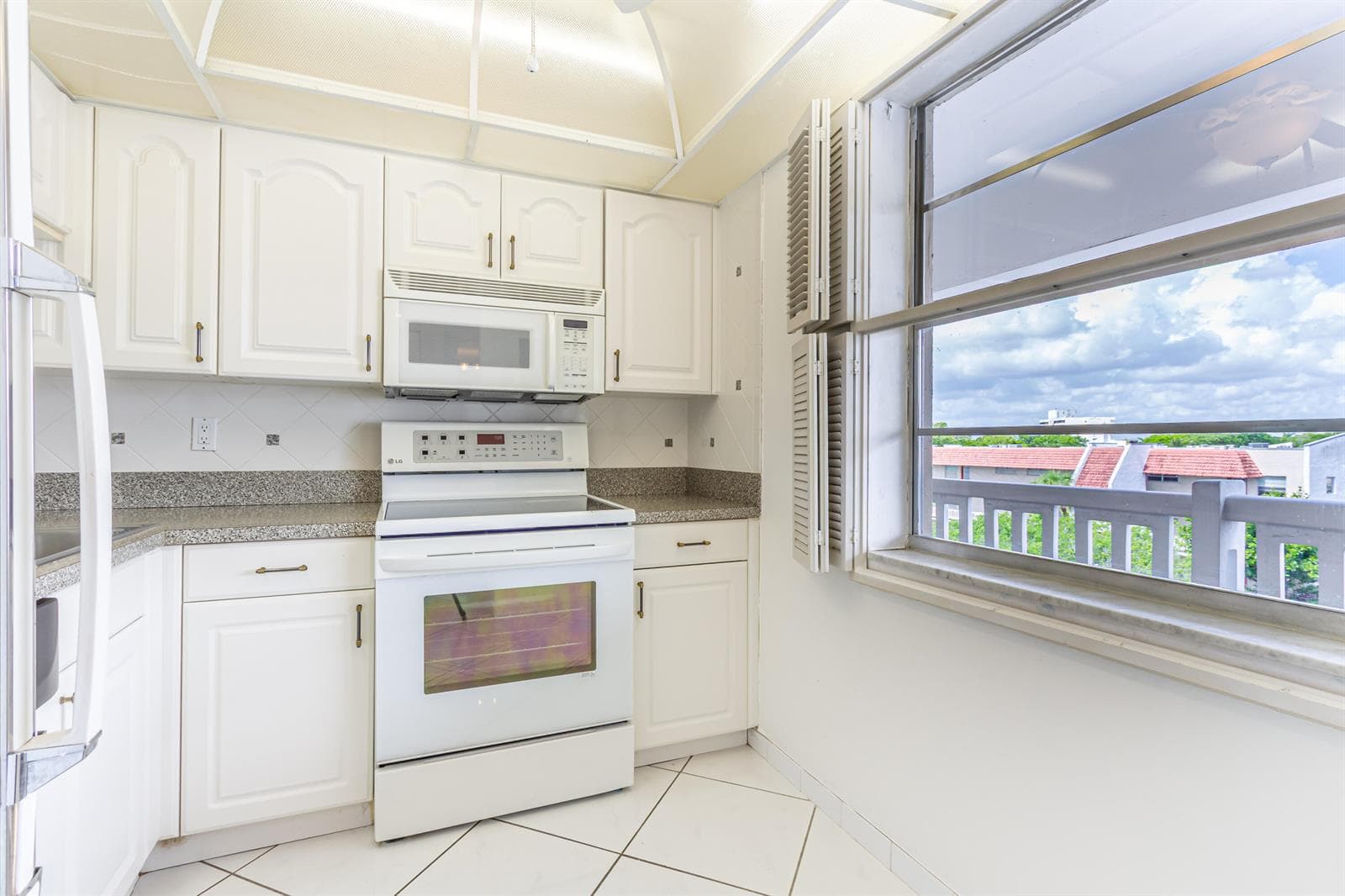 3531 Inverrary Drive # H406, Lauderhill FL 33319 photo 5