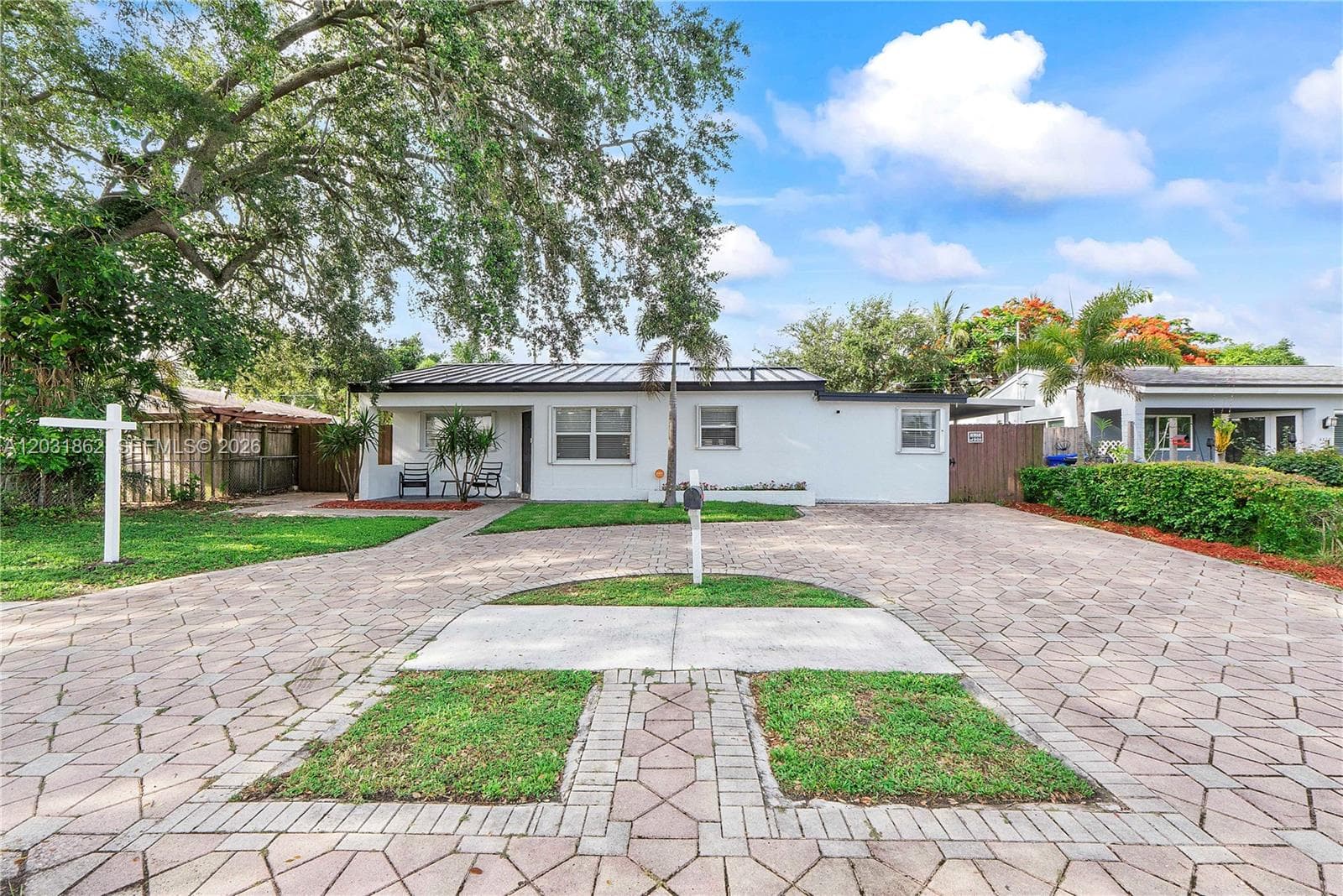 6810 Douglas St, Hollywood FL 33024 photo 3